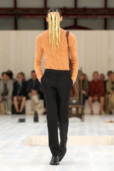 Look 53